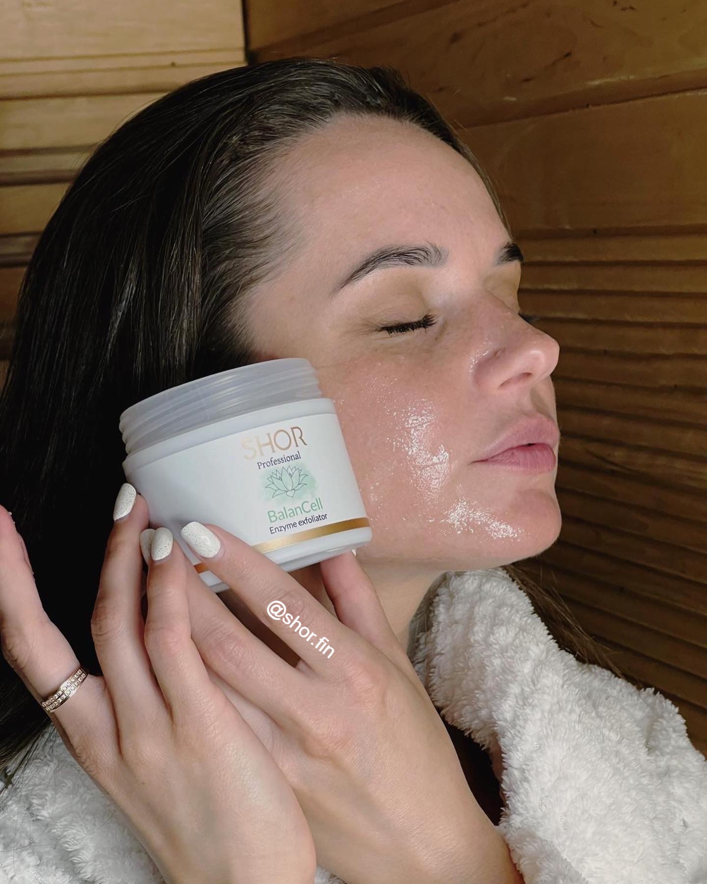 SHOR Enzyme Exfoliator