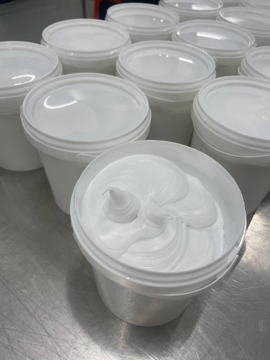 Filled cosmetic cream batch